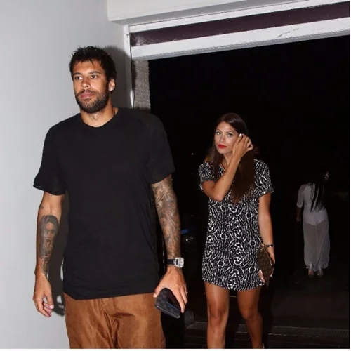 Στέλλα Κωστοπούλου: Η τρυφερή φωτογραφία της συζύγου του Γιώργου Πρίντεζη με την κορούλα της