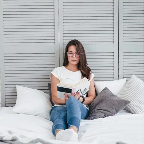 Πέντε βιβλία που θα σου κρατήσουν συντροφιά το Σαββατοκύριακο