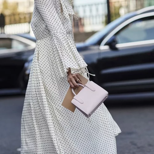 Πουά: Πώς θα συνεχίσεις να το φοράς "έξυπνα" και το χειμώνα