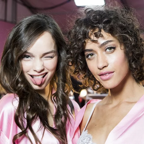 Επιτέλους, η Victoria's Secret συνεργάζεται και επίσημα με τον οίκο Balmain!