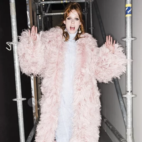 Ντύσιμο για γάμο το χειμώνα: 10 συνδυασμοί που θα σου δώσουν έμπνευση