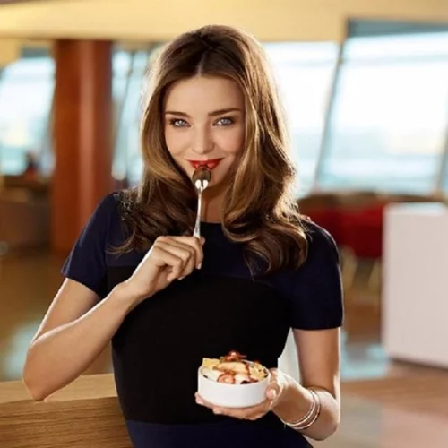 Αποτοξίνωση από τη ζάχαρη σε 7 ημέρες με τα τρικ της Miranda Kerr (και η δίαιτά της για 1 ημέρα!)