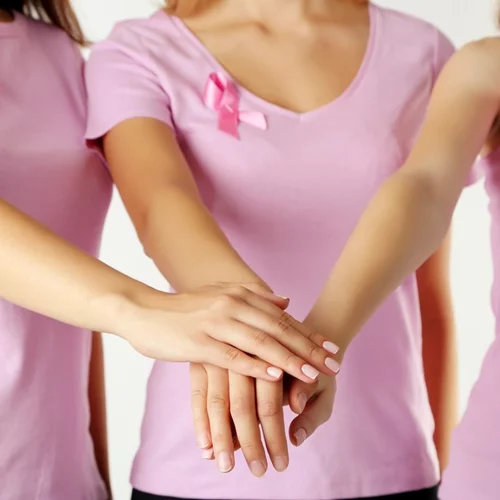 Χάρισε Δύναμη: Μάθε πώς μπορείς να στηρίξεις κι εσύ ενεργά τις γυναίκες που το έχουν ανάγκη