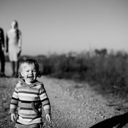 Όταν τα παιδιά «κλαίνε» για να πετύχουν κάτι. Τι κάνουμε;