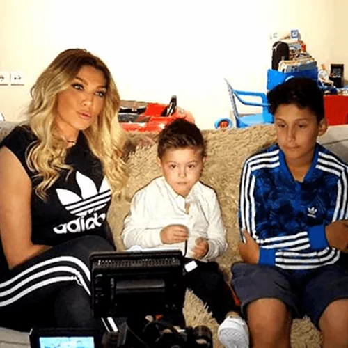 Αγγελική Ηλιάδη: Μιλάει μαζί με τους γιους της στην «Ελένη»