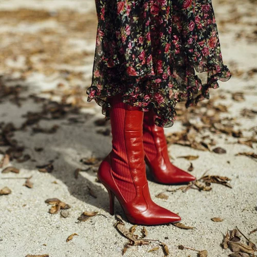 *Trend Alert* Οι κόκκινες μπότες θα γίνουν το νέο σου αγαπημένο κομμάτι!