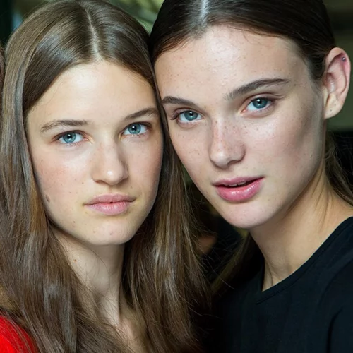 Πόσο αληθινά είναι τελικά τα beauty μυστικά που... αποκαλύπτουν οι celebs;