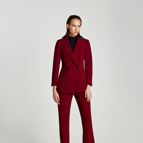 Editor's Picks | 5 αγορές στο απόλυτο χρώμα της σεζόν