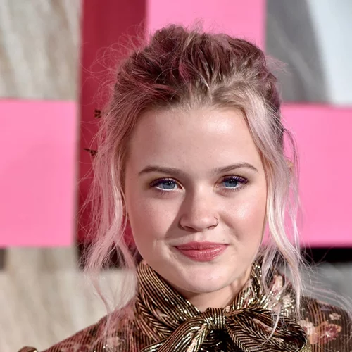 Ava Philippe | Η κόρη της Reese Whitherspoon μόλις έκανε την πρώτη επίσημη εμφάνιση της στο Παρίσι