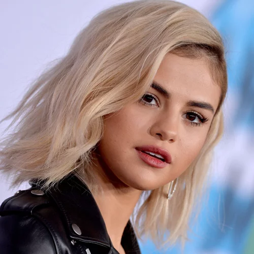 H Selena Gomez έγινε ξανθιά και μας ξάφνιασε όλους