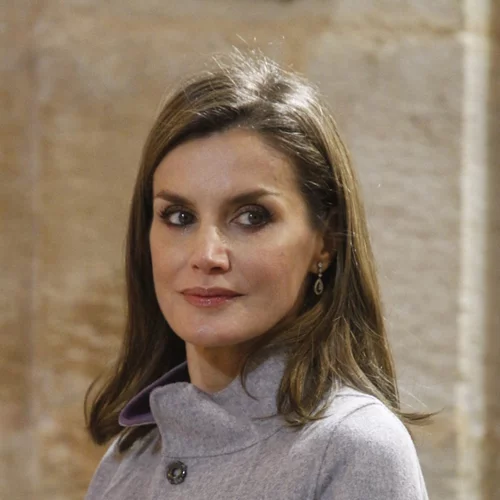 Η βασίλισσα Letizia φόρεσε ένα από τα πιο κομψά παλτό του χειμώνα