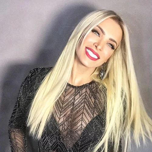 Κατερίνα Καινούργιου | Στόλισε το Χριστουγεννιάτικο δέντρο στο πατρικό της