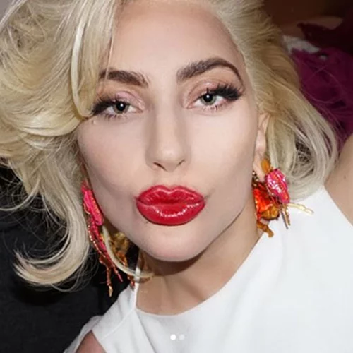 H Lady Gaga σου δίνει την πιο glam ιδέα για το γιορτινό σου μακιγιάζ !
