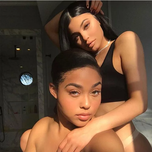 Τι άλλο θα κάνει πια; H Kylie Jenner έκοψε τα μαλλιά της με ένα ψαλίδι κουζίνας! Το αποτέλεσμα;