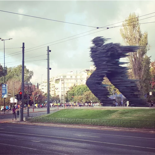 35ος Αυθεντικός Μαραθώνιος Αθήνας | Τα highlights και οι επώνυμες παρουσίες!