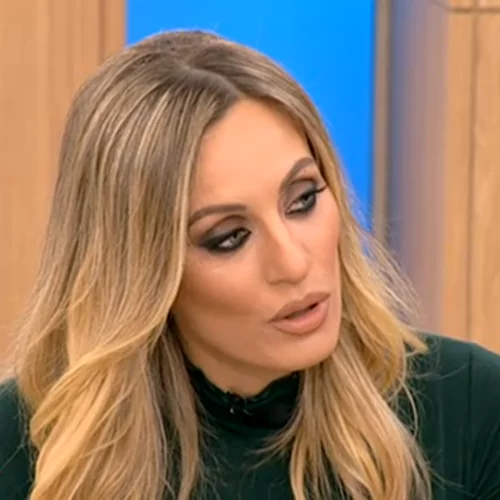 Ελεονώρα Μελέτη | Με φουσκωμένη κοιλίτσα στην εκπομπή της Ελένης Μενεγάκη