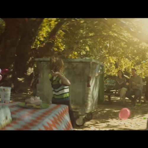 «Μπορούμε» | Το νέο, συγκινητικό βίντεο της ΜΚΟ σε κάνει να σκεφτείς ξανά πριν πετάξεις το φαγητό που περίσσεψε