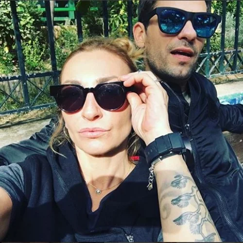 Ρούλα Ρέβη - Αποστόλης Τότσικας | Ευχήθηκαν στον γιο τους με τα πιο τρυφερά λόγια