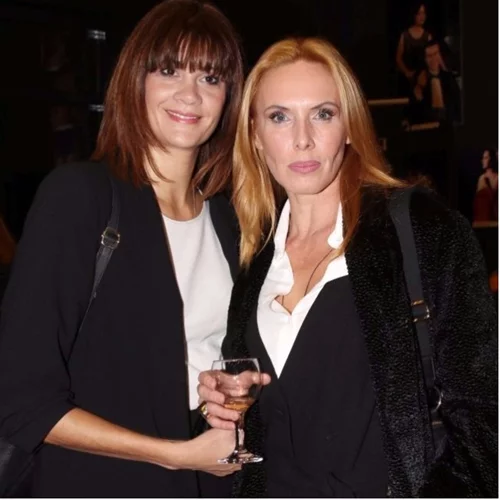 Εβελίνα Παπούλια | Βραδινή έξοδος μαζί με την Άννα Μαρία Παπαχαραλάμπους