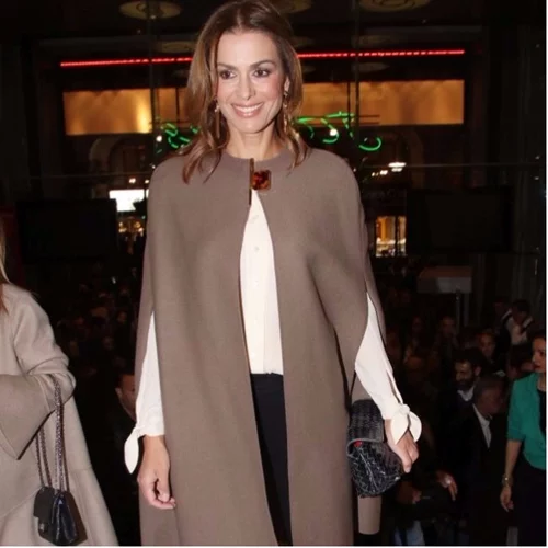 Τζίνα Αλιμόνου: Εντυπωσίασε σε βραδινή έξοδο