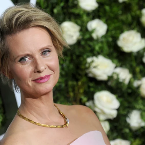 Πώς η φωτογραφία της Cynthia Nixon αναζωπύρωσε την κόντρα του Sex and the City