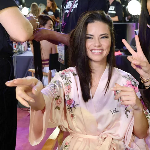 Victoria's Secret 2017 | Όλες οι backstage φωτογραφίες από την προετοιμασία του αποψινού show