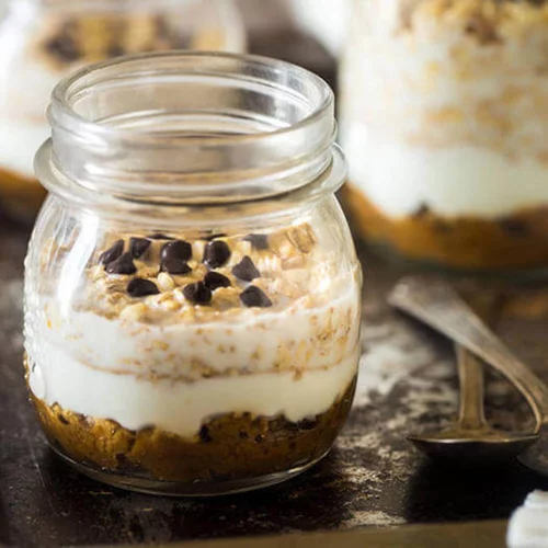 Συνταγή για βρώμη με φυστικοβούτυρο και γιαούρτι σαν μπισκοτένιο γλυκό