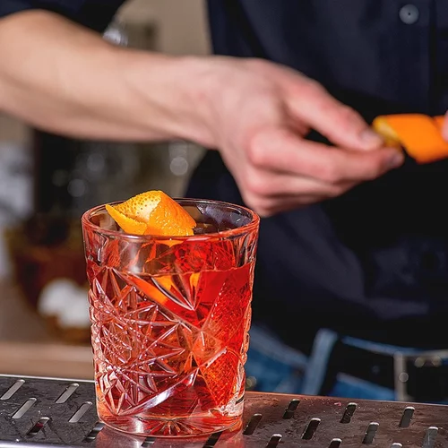 3 εκδοχές του Negroni για να ξεκινήσει καλά η εβδομάδα