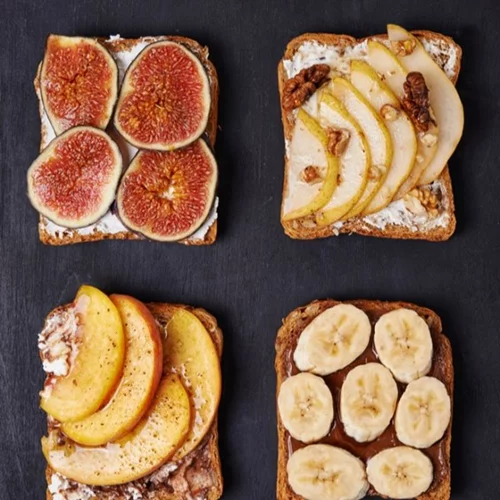 Τι να βάζεις στο ψωμί σου; Μαρμελάδα ή ταχίνι; Πραλίνα ή φυστικοβούτυρο;