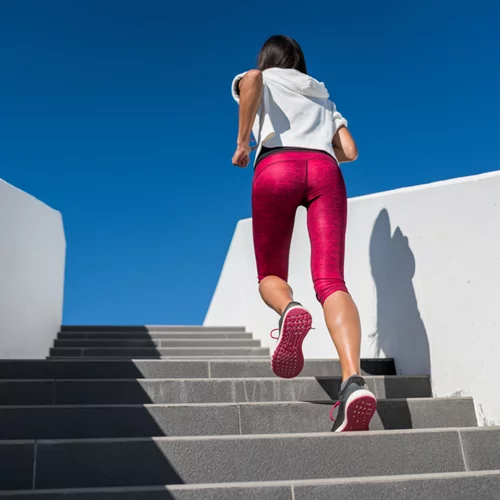 Δες τις ασκήσεις για γλουτούς με μπάλα από την personal trainer