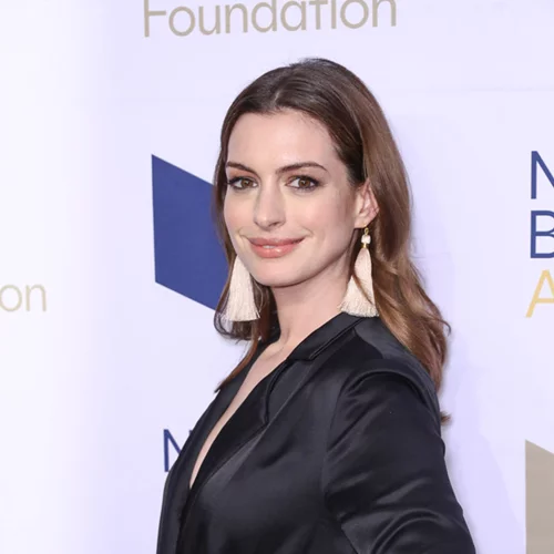 Η Anne Hathaway απαντά με τον καλύτερο τρόπο σε όλους αυτούς που λένε ότι πήρε κιλά