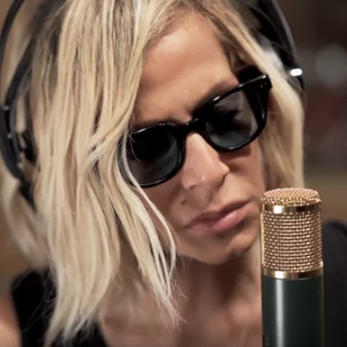 Άννα Βίσση: Αυτό είναι το νέο της τραγούδι που προκάλεσε αντιδράσεις στον αέρα της Μενεγάκη!