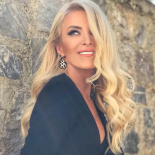 Κατερίνα Καινούργιου: «Ούτε γεια δεν μου είπε. Της είπαν να κάτσει δίπλα μου και άρχισε να ωρύεται»