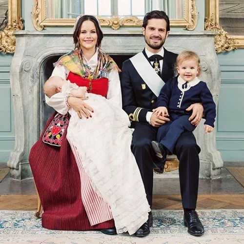 Πριγκίπισσα Σοφία της Σουηδίας | Με παραδοσιακή στολή στα βαφτίσια του γιου της