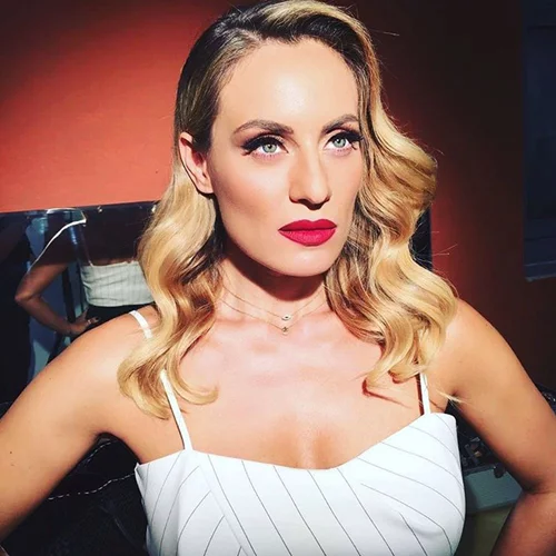 Ελεονώρα Μελέτη | Χαμογελαστή και ευδιάθετη στον 4ο μήνα της εγκυμοσύνης της