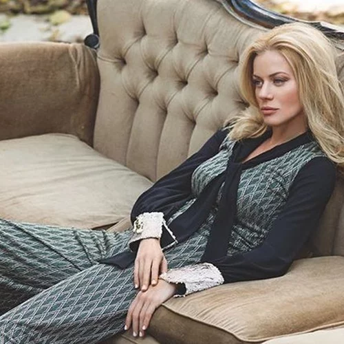 Ζέτα Μακρυπούλια | Ποζάρει πιο sexy από ποτέ