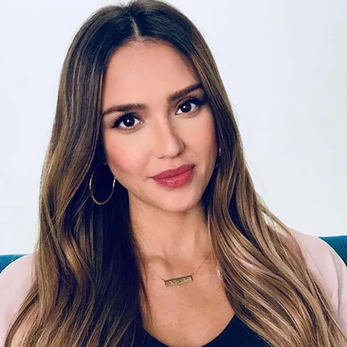Jessica Alba | Η χριστουγεννιάτικη φωτογραφία με την οικογένειά της