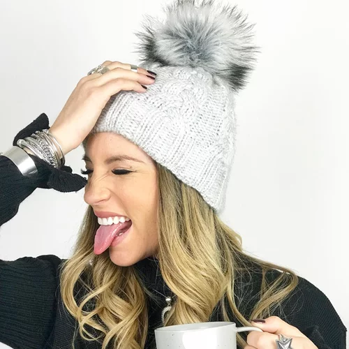 H Αθηνά Οικονομάκου μας βάζει σε christmas mood!