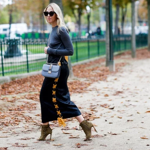 Όλες οι νέες it bags έχουν περίπου το ίδιο χρώμα