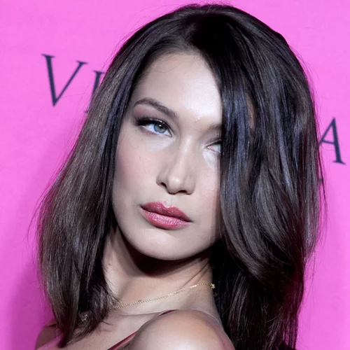Bella Hadid | Φοράει τα μόνα 3 κομμάτια που θα χρειαστείς στη ντουλάπα σου αυτή την Άνοιξη!