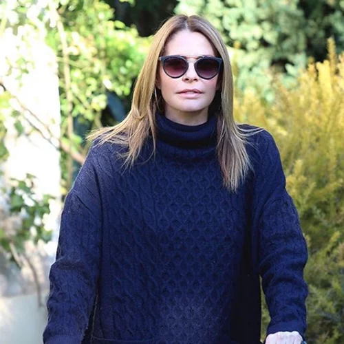 Τζένη Μπαλατσινού | Στόλισε το Χριστουγεννιάτικο δέντρο στο σπίτι της