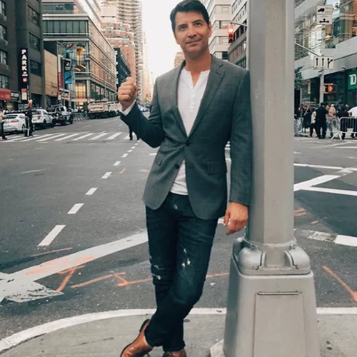 Σάκης Ρουβάς | Μάγεψε στην πρεμιέρα στο Estate Athens Club