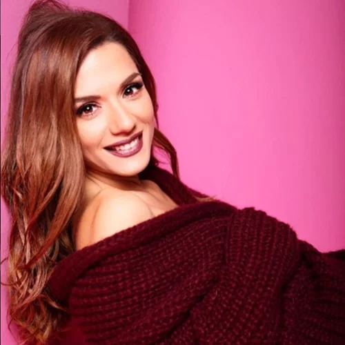 Έκοψε τα μαλλιά της η Βάσω Λασκαράκη! Δες το νέο της look