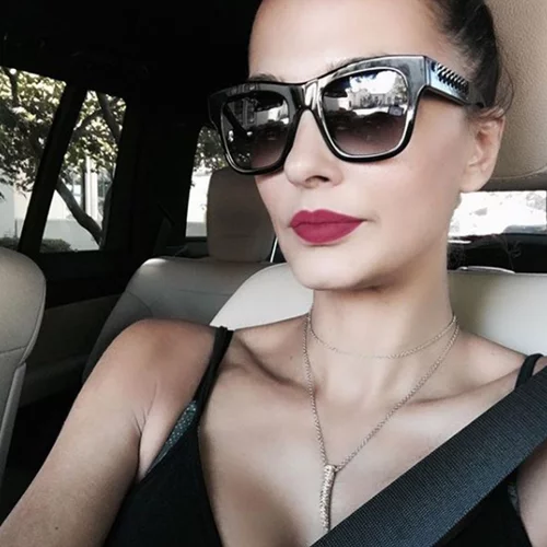 Αλέκα Καμηλά | Στόλισε το Χριστουγεννιάτικο δέντρο της