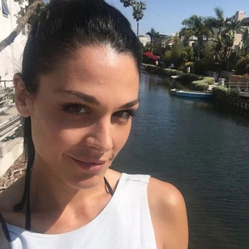 Ιωάννα Τριανταφυλλίδου | Έκοψε τα μαλλιά της και ποζάρει πιο όμορφη από ποτέ!