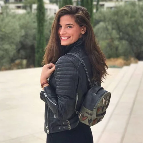 Χριστίνα Μπόμπα | Ταξίδι στη στολισμένη για τις γιορτές Νέα Υόρκη