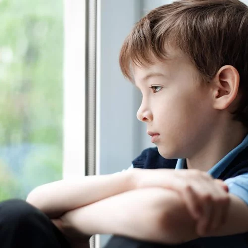 Η σχολική αποτυχία είναι επώδυνη για ένα παιδί, κι ας κάνει πως δεν το νοιάζει