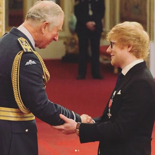 Ed Sheeran | Πήρε τιμητική διάκριση από τον Πρίγκιπα Κάρολο