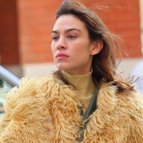 Alexa Chung | Πώς ντύνεται όταν έχει κρύο; Ένα super stylish outfit