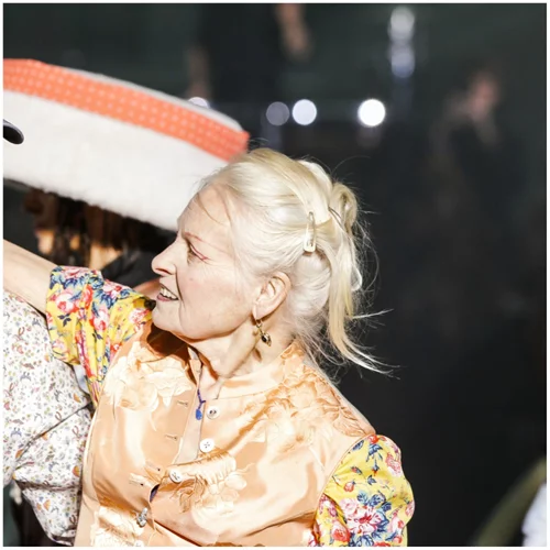 Αν ήθελες να μάθεις τα πάντα για την Vivienne Westwood, τώρα υπάρχει και ταινία για αυτήν!